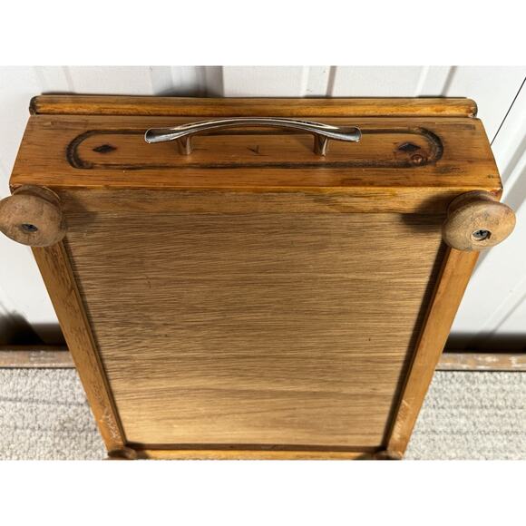 Beautiful Hand Carved Folk Art Box W Signed Painting On Inside- Kudu, Elk ? - Picture 4 of 13